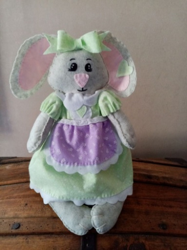 Poupée Lapine jaune