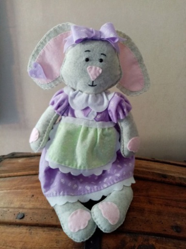 Poupée lapine bleue