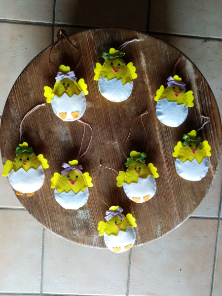 Poussin  Pâques dans coquille